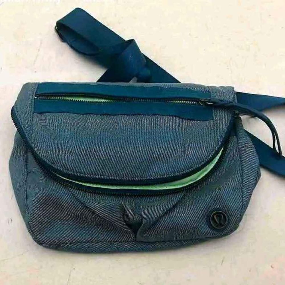 Lululemon Tofino Teal
Festival Bag HTF HSO 
EXTREMELY RARE COLORWAY